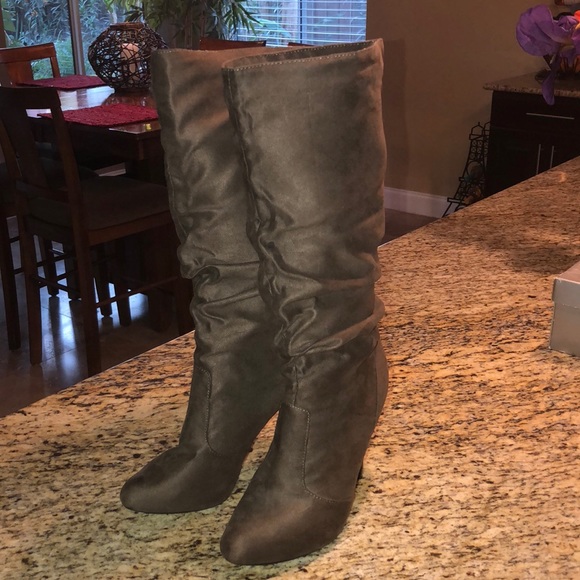 BRAND NEW CATHY JEAN WOMEN’S BOOTS - Picture 1 of 3